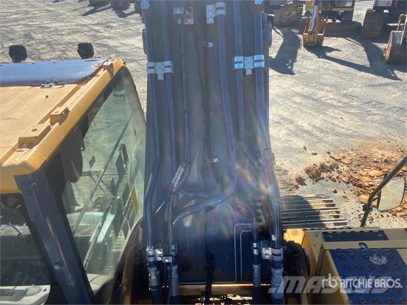 John Deere 350 P-Tier Pásové rýpadlá