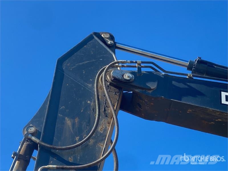John Deere 350 P-Tier Pásové rýpadlá