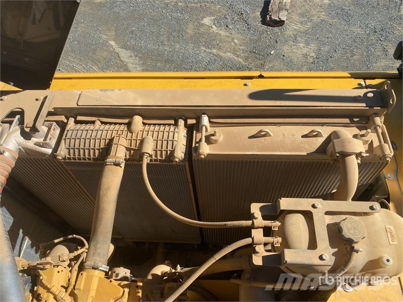 John Deere 350 P-Tier Pásové rýpadlá