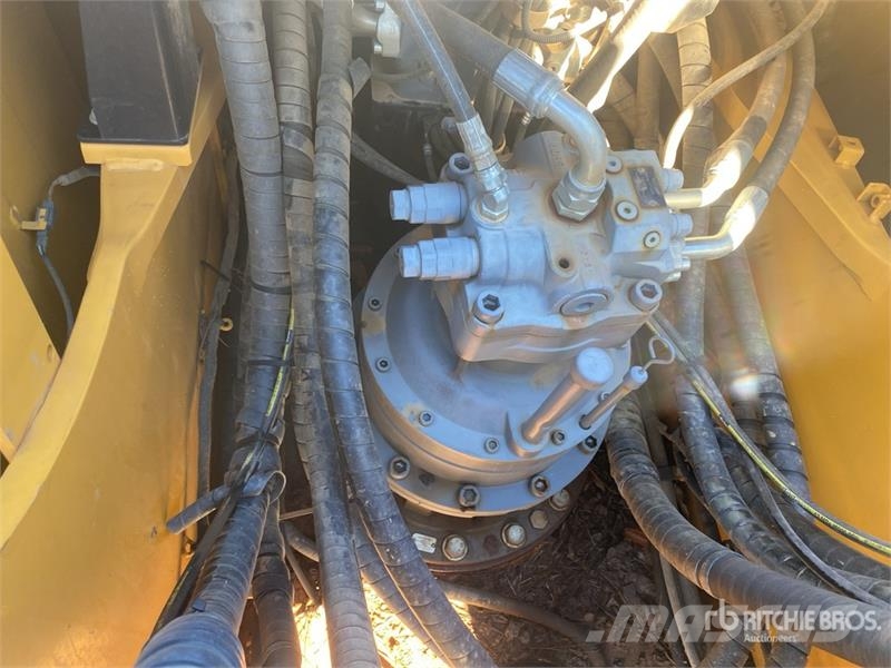 John Deere 350 P-Tier Pásové rýpadlá