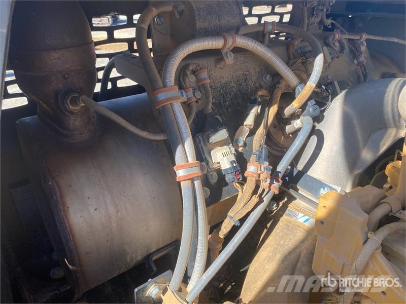 John Deere 350 P-Tier Pásové rýpadlá