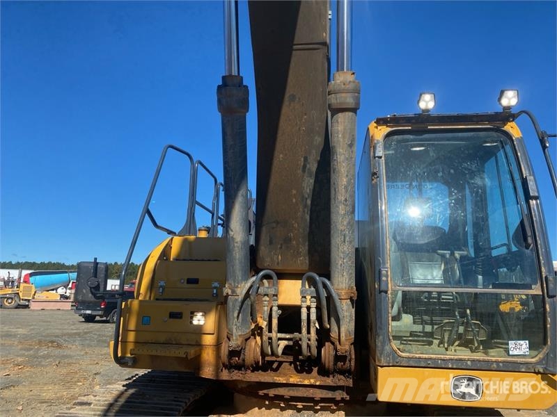 John Deere 350 P-Tier Pásové rýpadlá