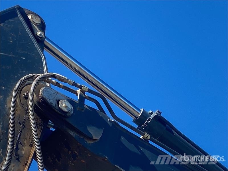 John Deere 350 P-Tier Pásové rýpadlá