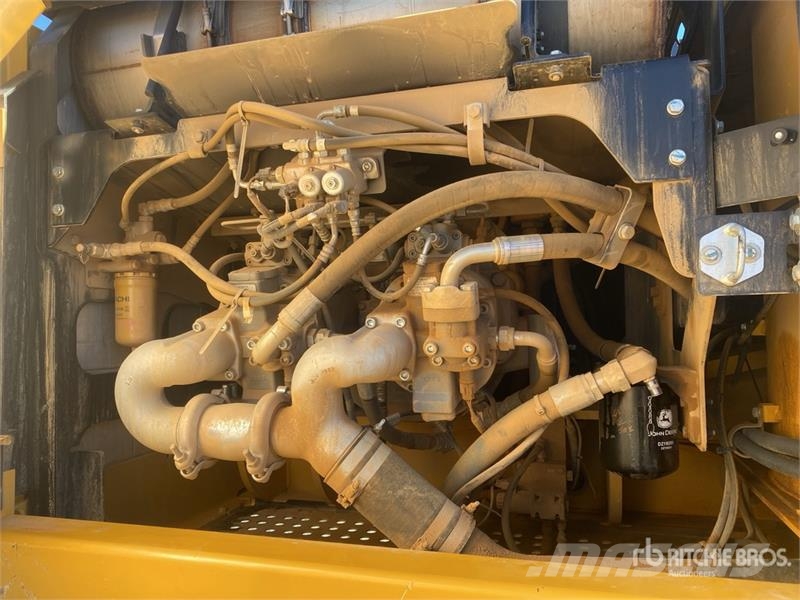 John Deere 350 P-Tier Pásové rýpadlá