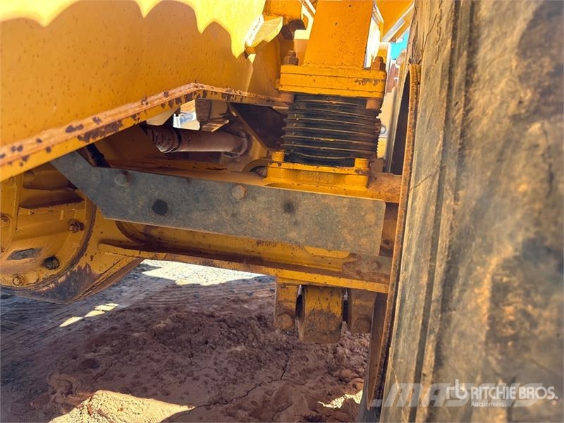 John Deere 350D 铰接式自卸车