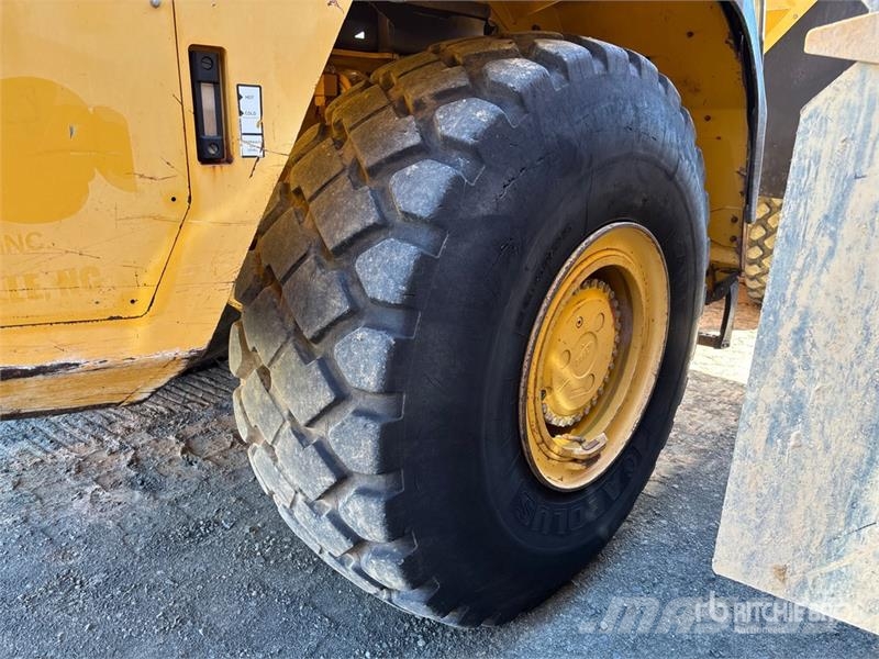 John Deere 350D 铰接式自卸车
