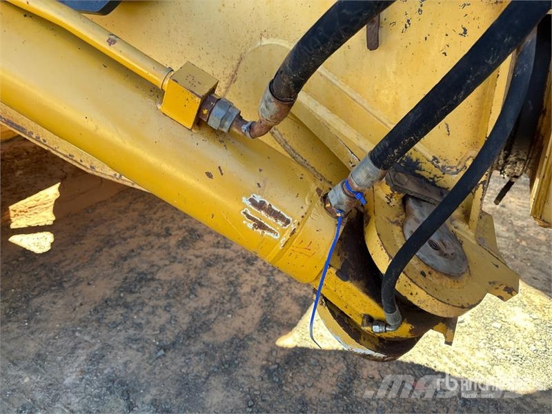 John Deere 350D 铰接式自卸车