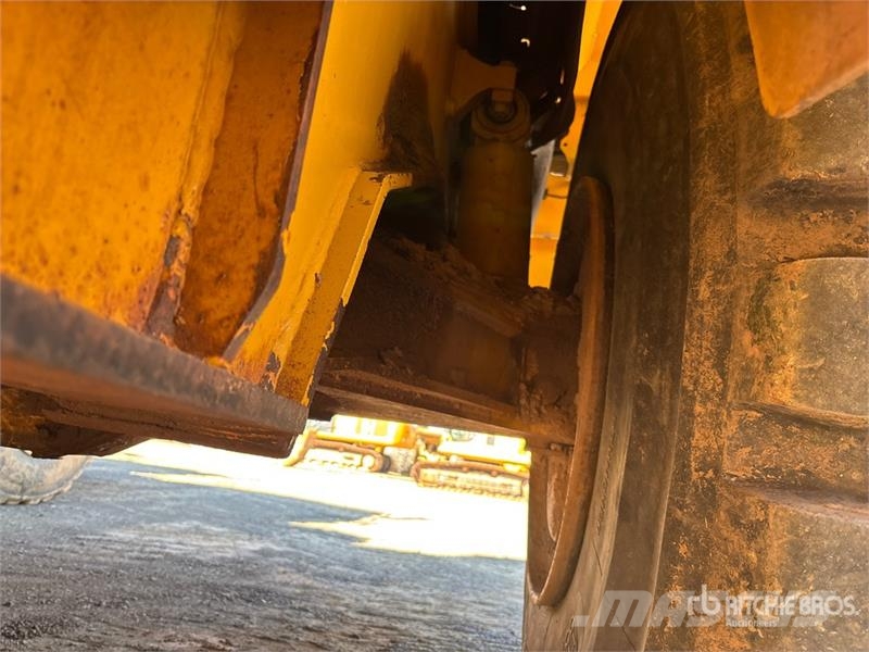 John Deere 350D 铰接式自卸车