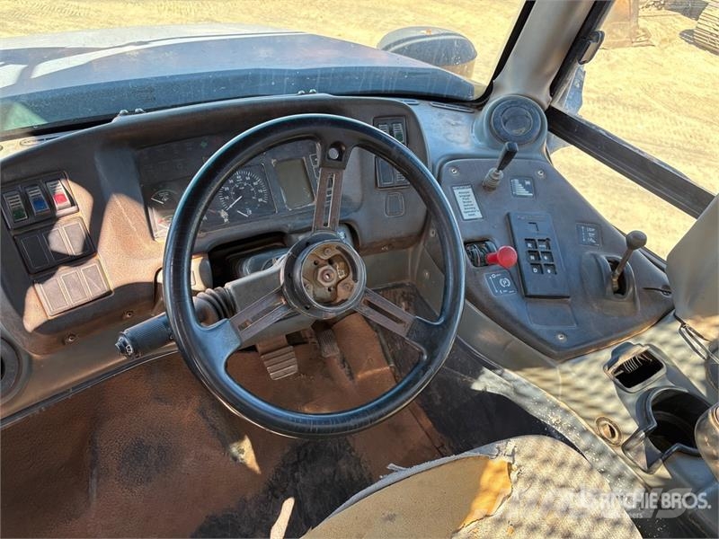 John Deere 350D 铰接式自卸车
