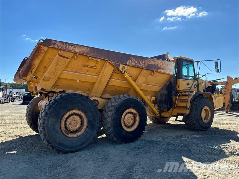 John Deere 350D 铰接式自卸车