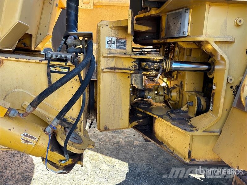 John Deere 350D 铰接式自卸车