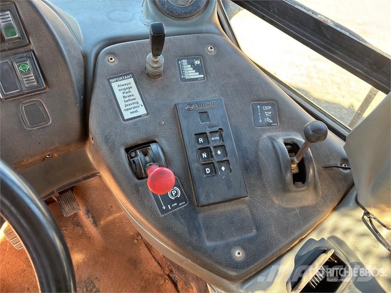 John Deere 350D 铰接式自卸车