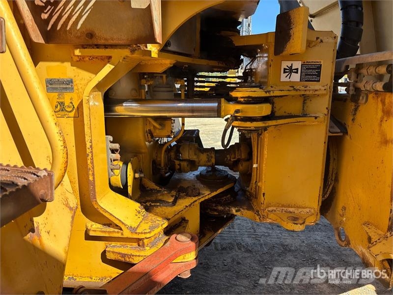 John Deere 350D 铰接式自卸车