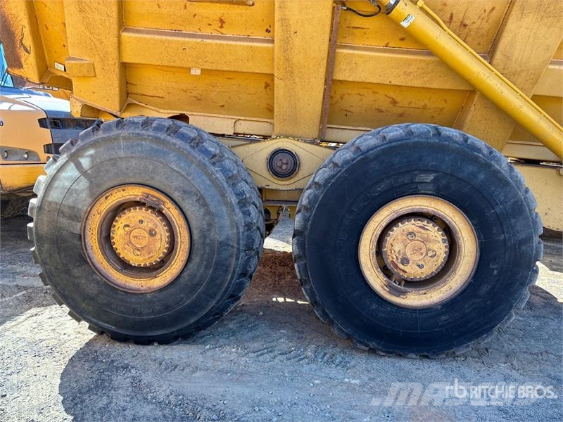 John Deere 350D 铰接式自卸车