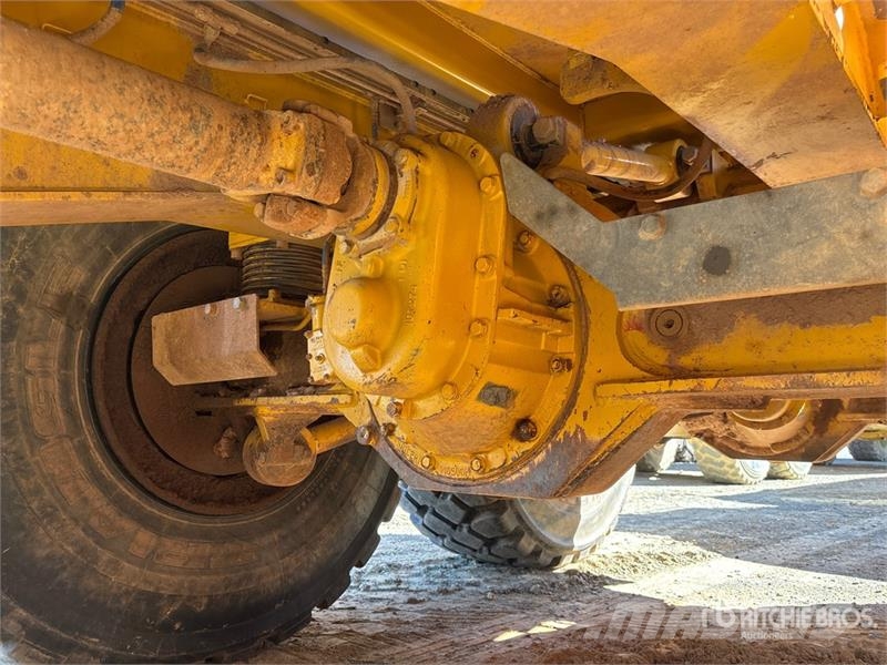 John Deere 350D 铰接式自卸车