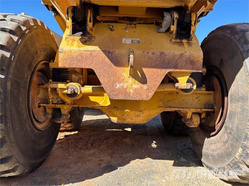 John Deere 350D 铰接式自卸车