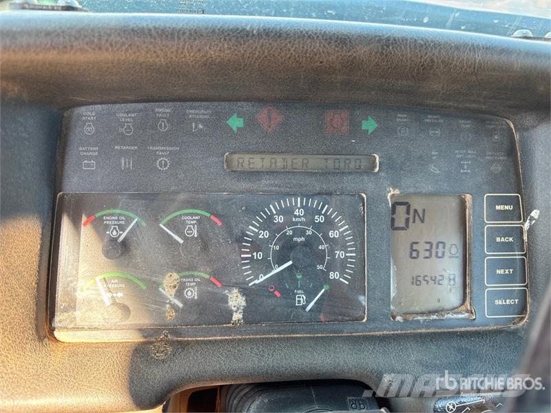 John Deere 350D 铰接式自卸车