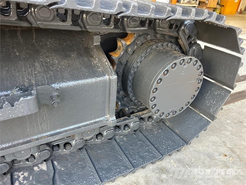 John Deere 350G LC Tracked Excavator حفارات زحافة