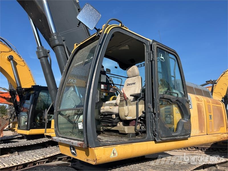 John Deere 350G LC Tracked Excavator Kāpurķēžu ekskavatori