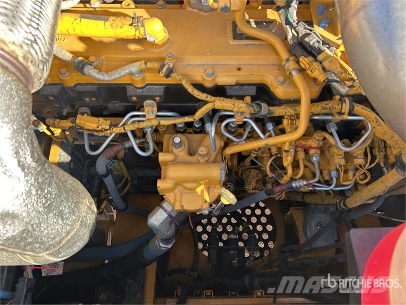 John Deere 350G LC Tracked Excavator Kāpurķēžu ekskavatori