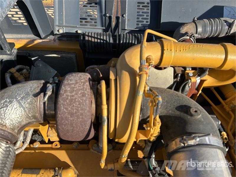 John Deere 350G LC Tracked Excavator Kāpurķēžu ekskavatori