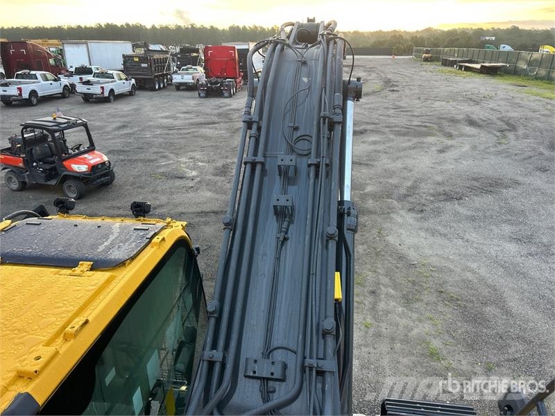 John Deere 350G LC Tracked Excavator حفارات زحافة