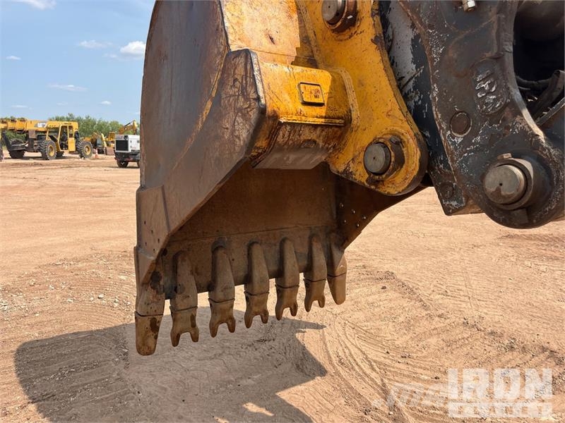 John Deere 350G LC Tracked Excavator Paletli ekskavatörler