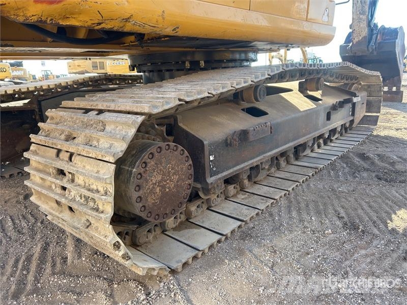 John Deere 350G LC Tracked Excavator Kāpurķēžu ekskavatori