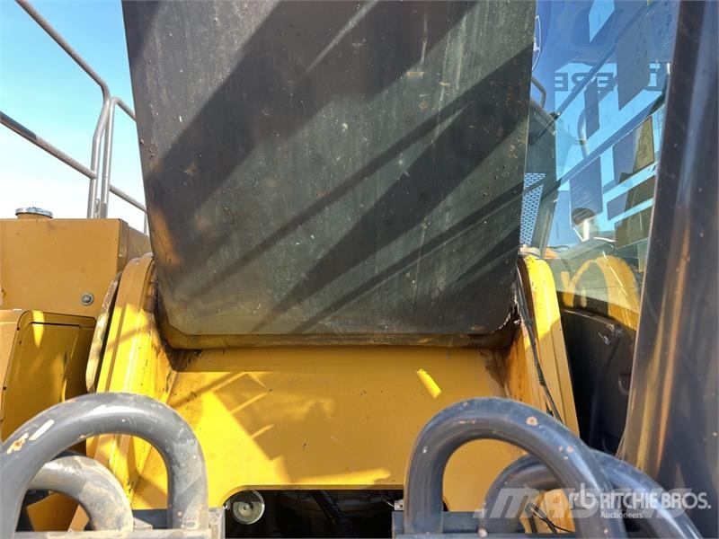 John Deere 350G LC Tracked Excavator Kāpurķēžu ekskavatori