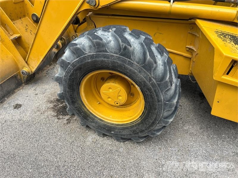 John Deere 410G Ekskavatori-iekrāvēji