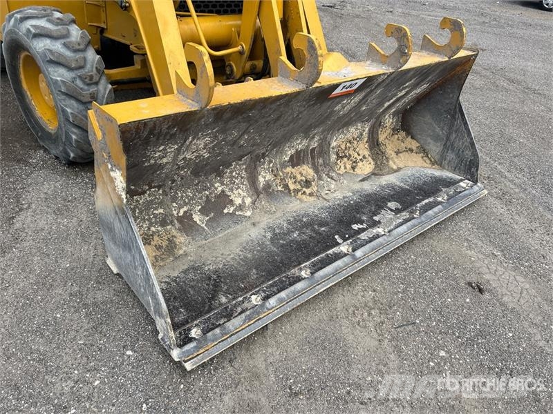 John Deere 410G Ekskavatori-iekrāvēji