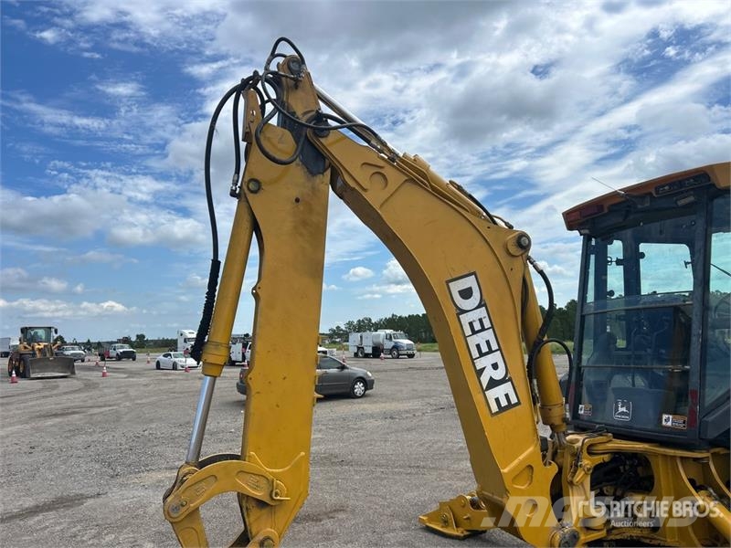 John Deere 410G Ekskavatori-iekrāvēji