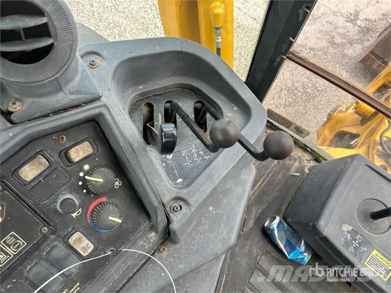 John Deere 410G Ekskavatori-iekrāvēji