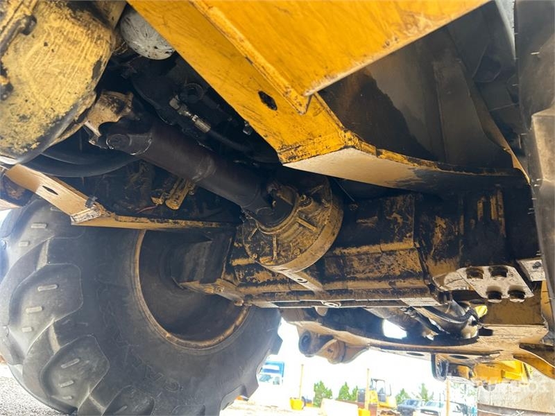 John Deere 410G Ekskavatori-iekrāvēji