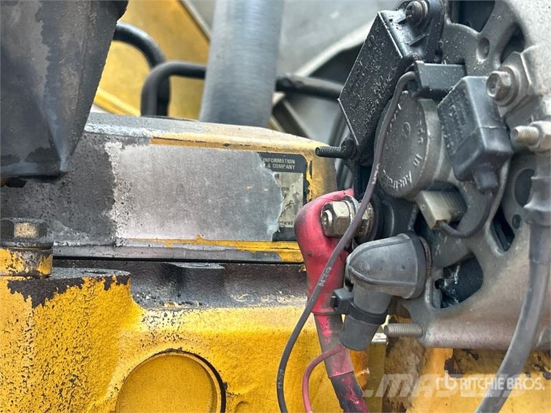 John Deere 410G Ekskavatori-iekrāvēji