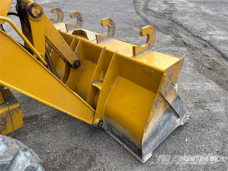 John Deere 410G Ekskavatori-iekrāvēji
