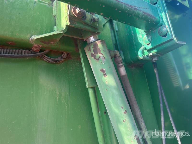 John Deere 435 Рулонные пресс-подборщики