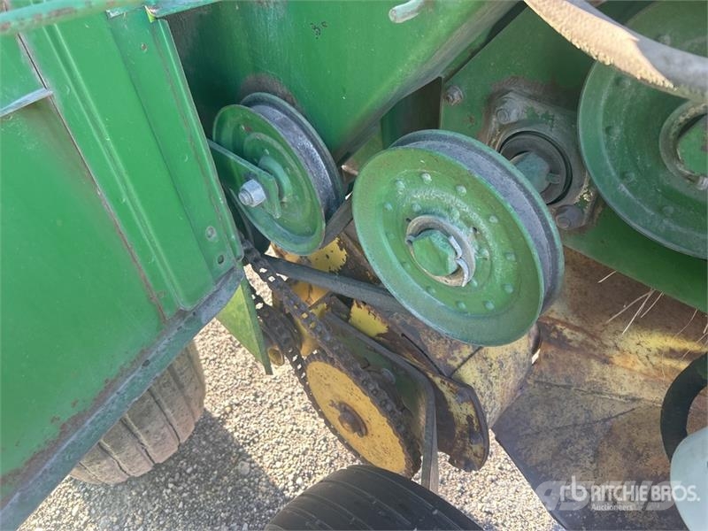 John Deere 435 Рулонные пресс-подборщики