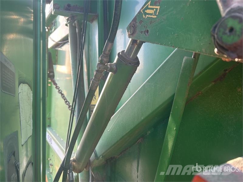 John Deere 435 Рулонные пресс-подборщики