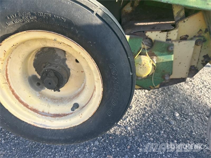 John Deere 435 Рулонные пресс-подборщики