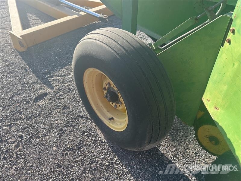 John Deere 435 Рулонные пресс-подборщики