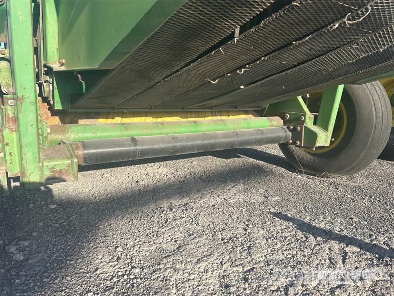 John Deere 435 Рулонные пресс-подборщики