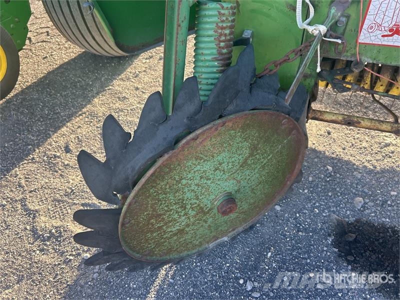 John Deere 435 Рулонные пресс-подборщики