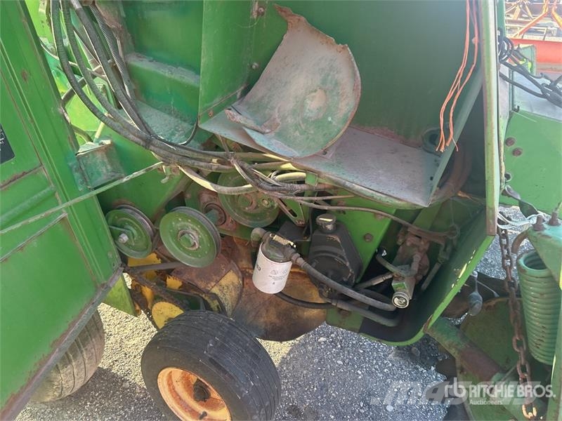 John Deere 435 Рулонные пресс-подборщики