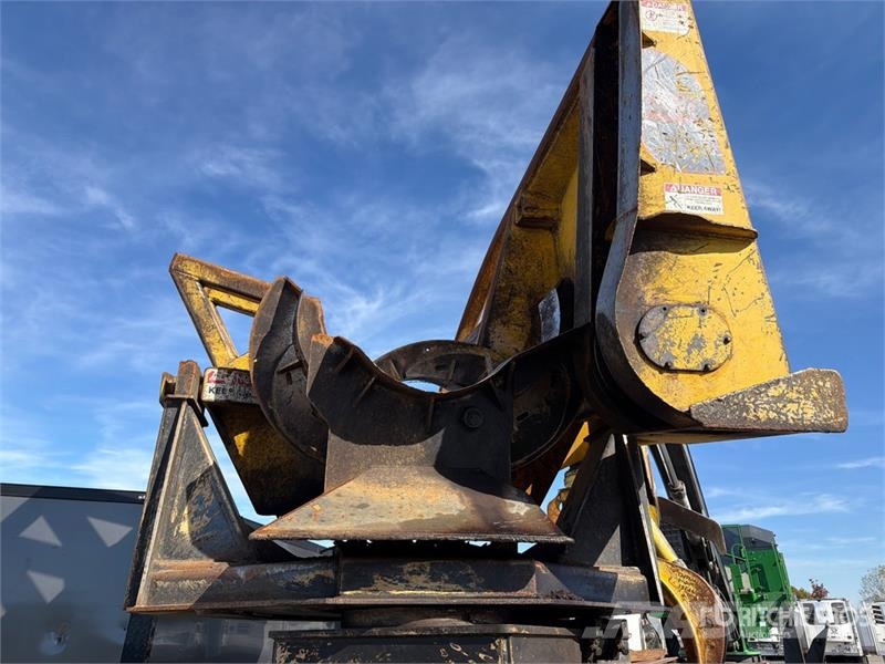 John Deere 437C Mežizstrāde- Citi