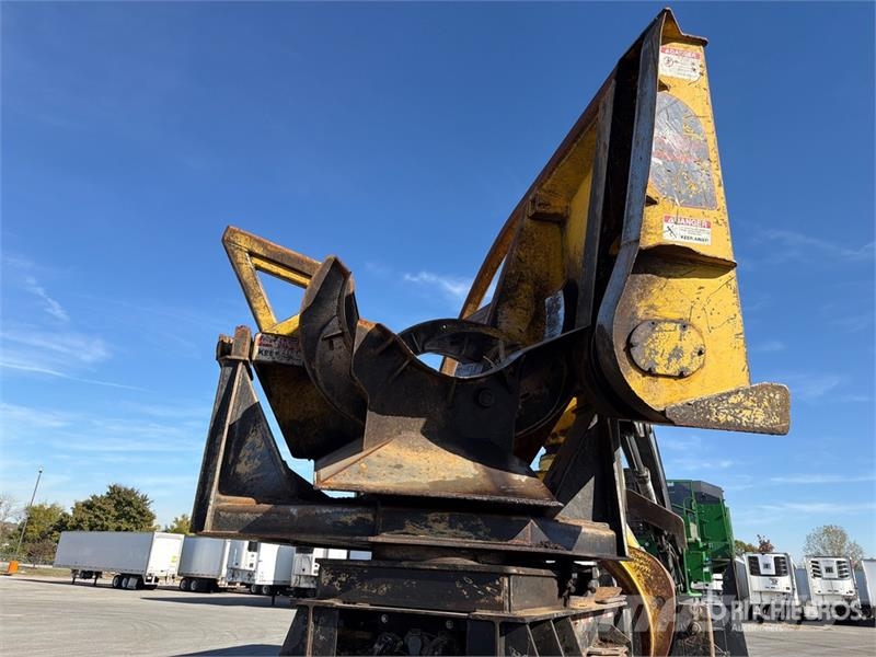 John Deere 437C Mežizstrāde- Citi