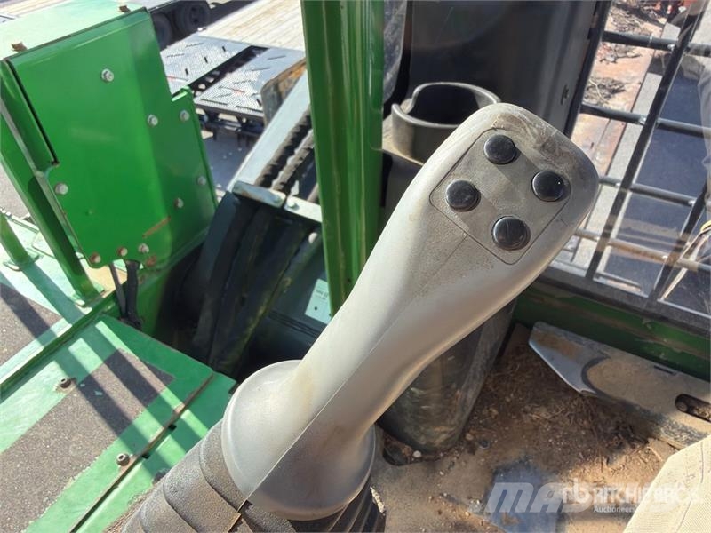 John Deere 437C Mežizstrāde- Citi