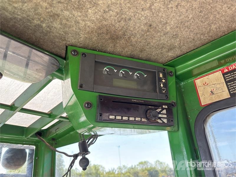 John Deere 437E Trailer Mounted Log Loader Incarcatoare forestiere