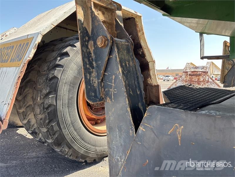 John Deere 437E Trailer Mounted Log Loader Incarcatoare forestiere