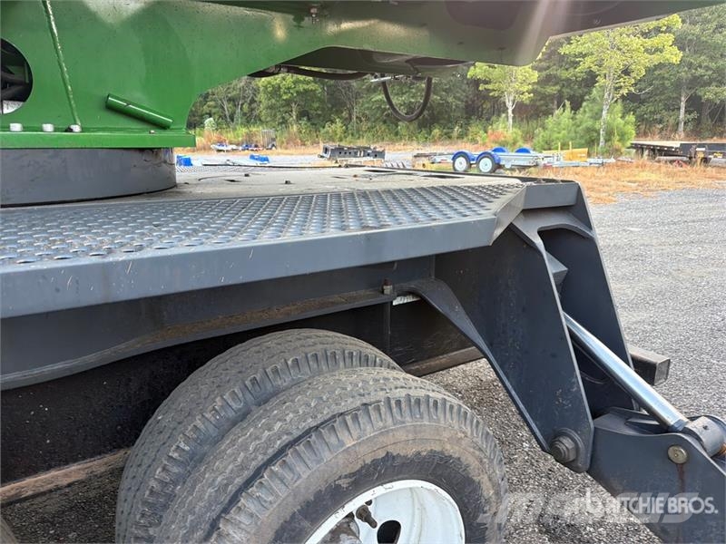 John Deere 437E Trailer Mounted Butt-n-Top Trailer Mounted Lo Горско стопанство - Други